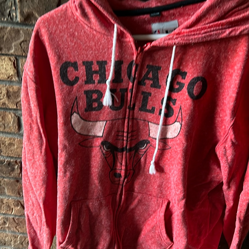 Nice bulls zip up
